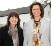 Mechthild Heil mit Ilse Aigner.