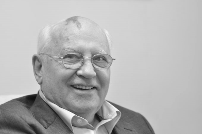 Mikhail_Gorbachev_2010-680x450